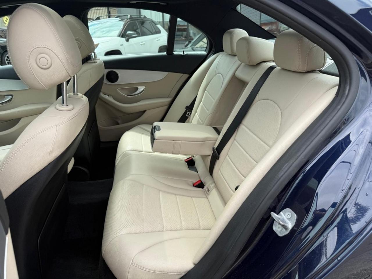 2018 Mercedes-Benz C-Class C 300 4MATIC/ LEATHER/ SUNROOF/ NAVI/ REAR CAM - Photo #19