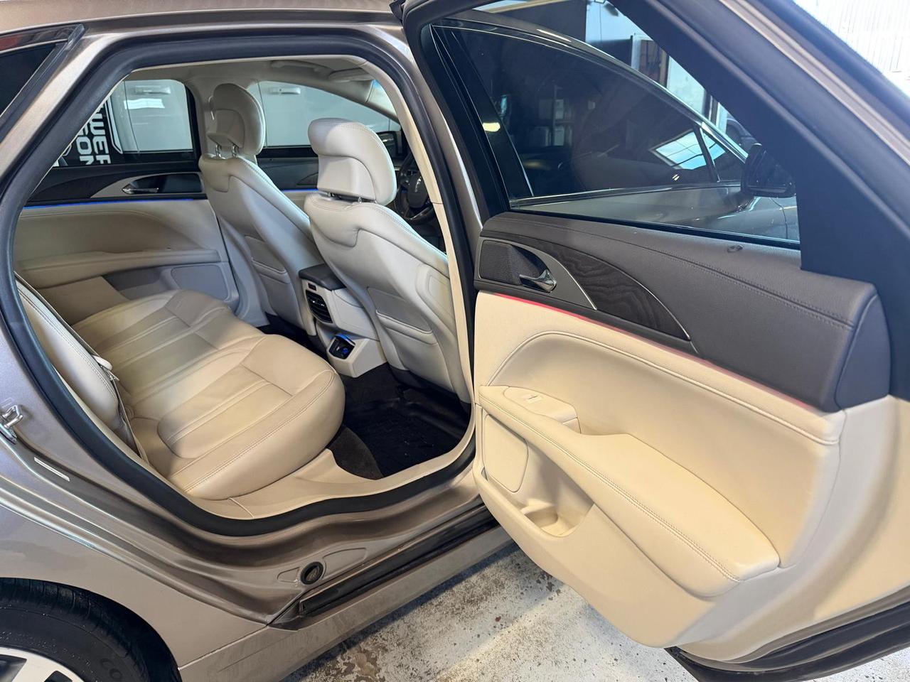 2018 Lincoln MKZ WOODTRIM | BACK UP CAM | SUNROOF | AWD | LEATHER Photo