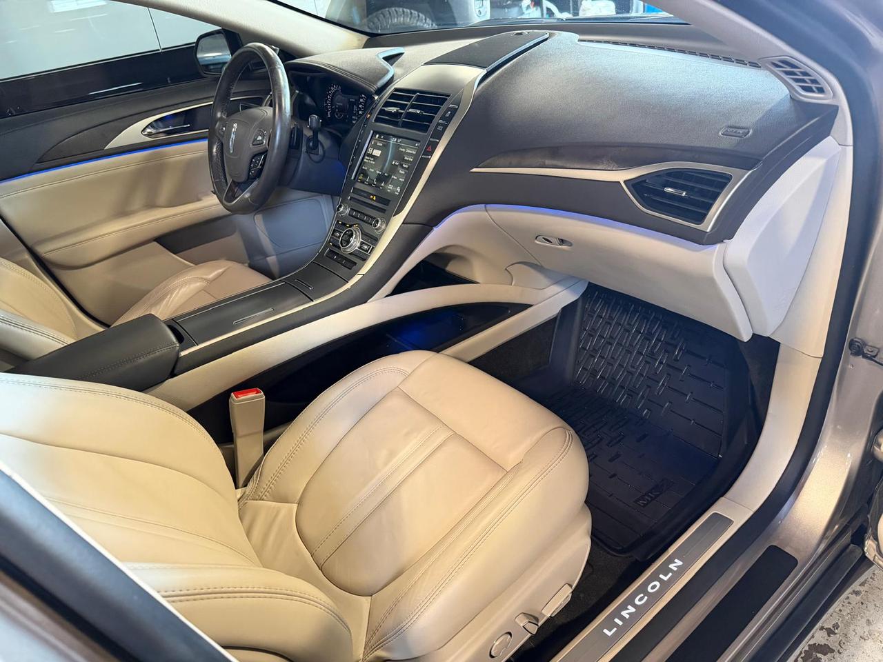 2018 Lincoln MKZ WOODTRIM | BACK UP CAM | SUNROOF | AWD | LEATHER Photo