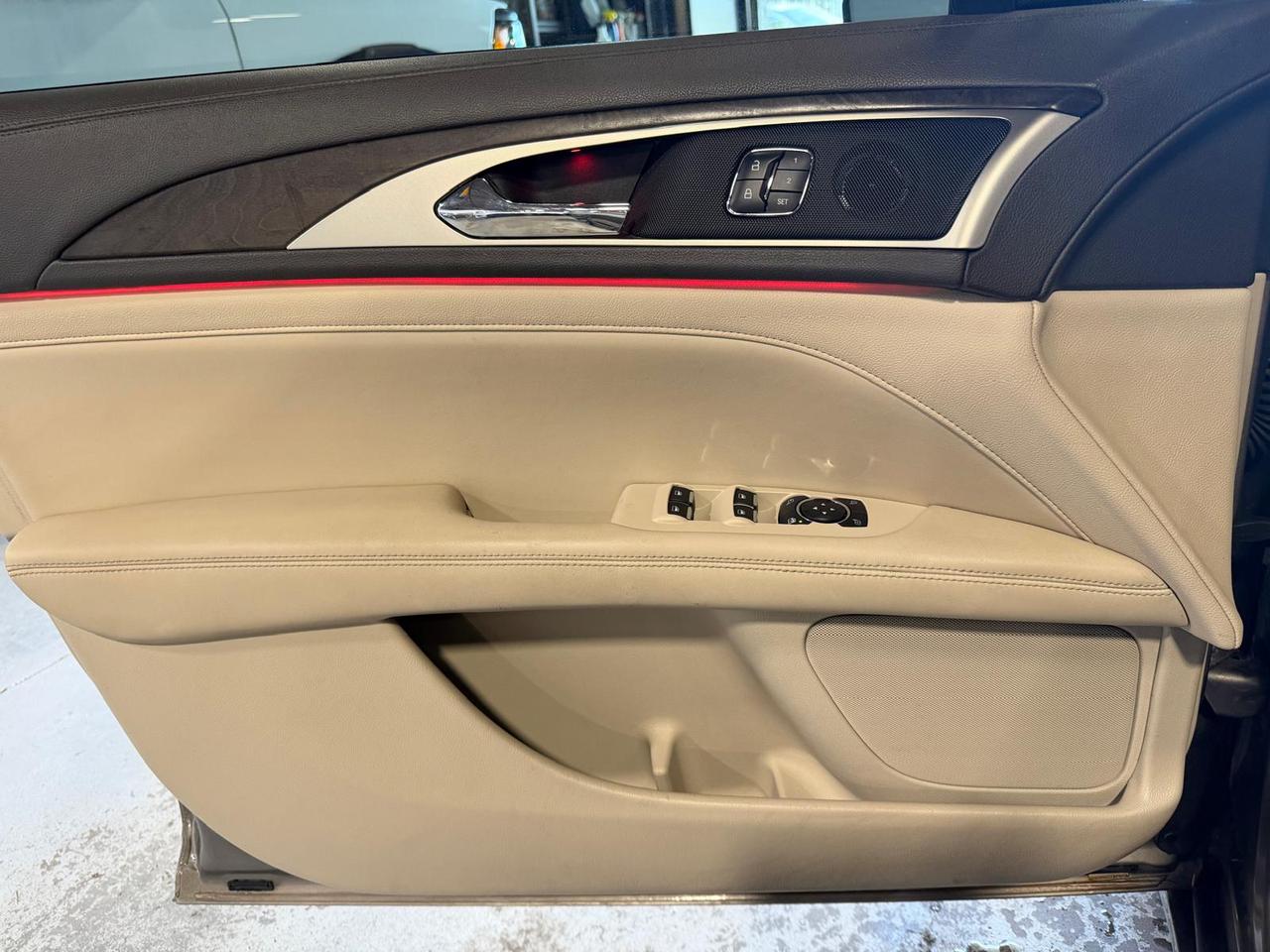 2018 Lincoln MKZ WOODTRIM | BACK UP CAM | SUNROOF | AWD | LEATHER Photo
