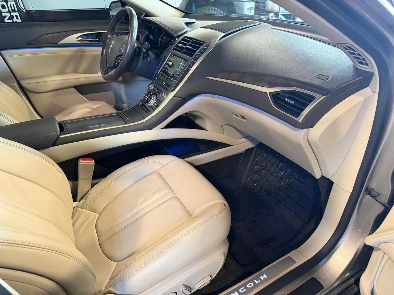 2018 Lincoln MKZ WOODTRIM | BACK UP CAM | SUNROOF | AWD | LEATHER Photo