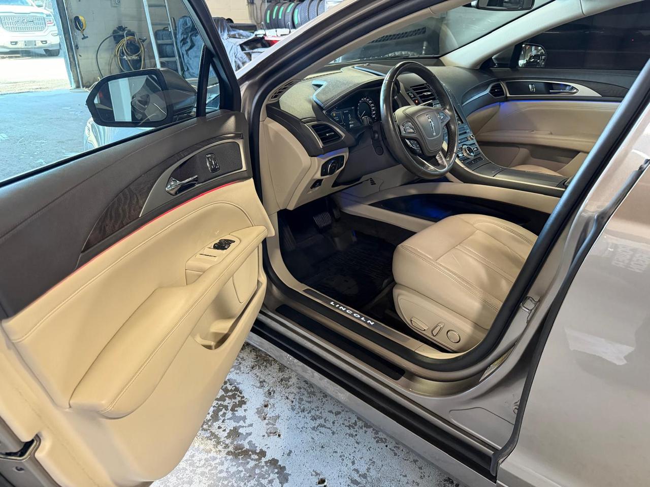 2018 Lincoln MKZ WOODTRIM | BACK UP CAM | SUNROOF | AWD | LEATHER Photo