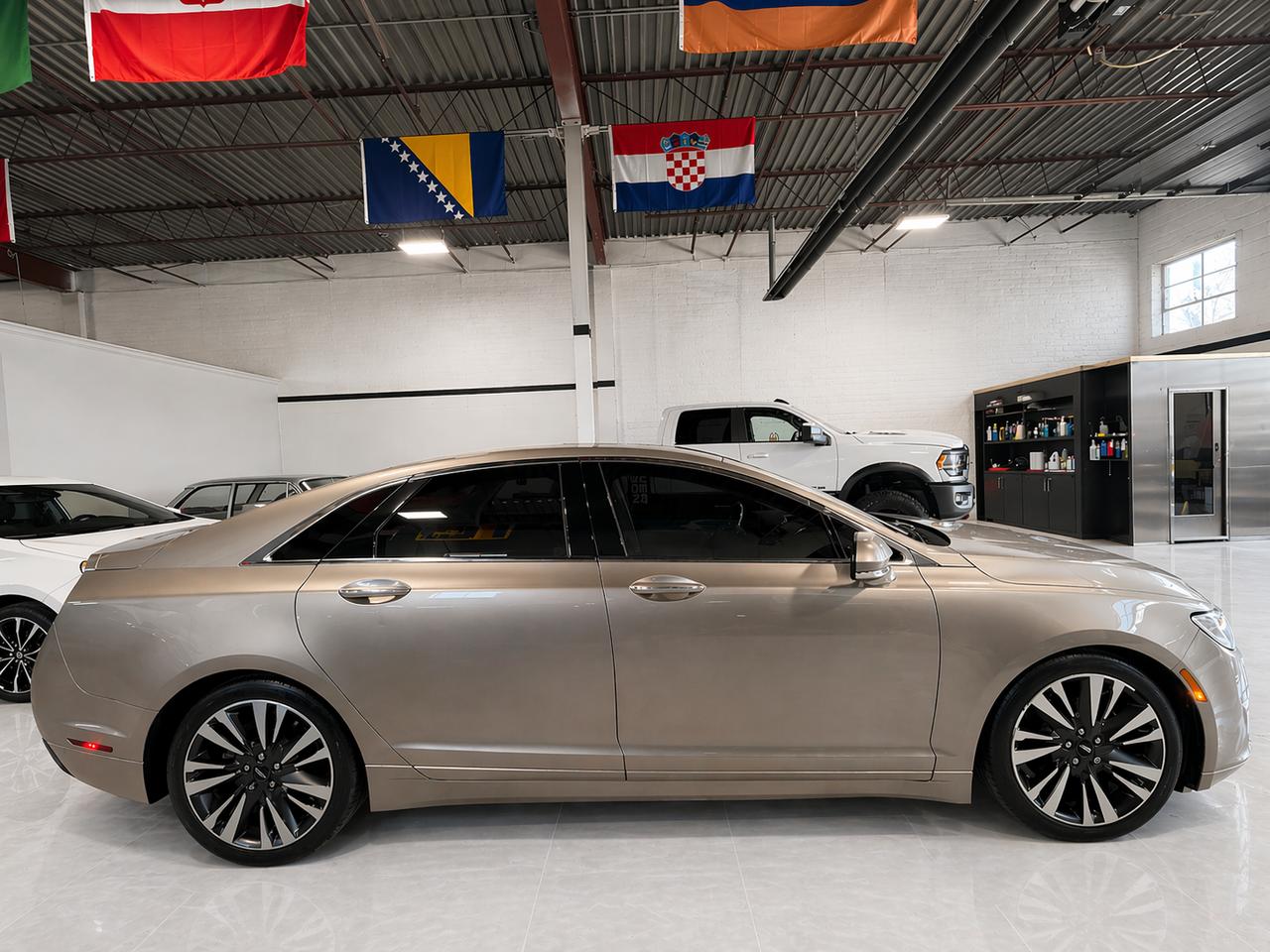 2018 Lincoln MKZ WOODTRIM | BACK UP CAM | SUNROOF | AWD | LEATHER Photo3