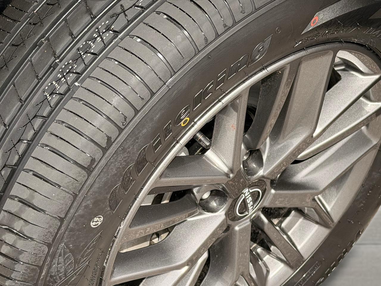 2024 Nissan Rogue S AWD+BSM+New Tires+CLEAN CARFAX Photo4