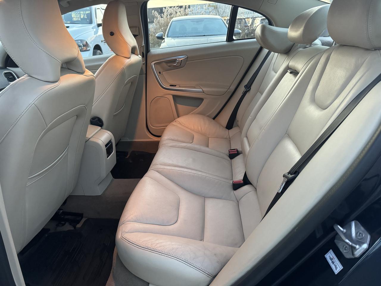 2015 Volvo S60 T5 Premier Plus Photo