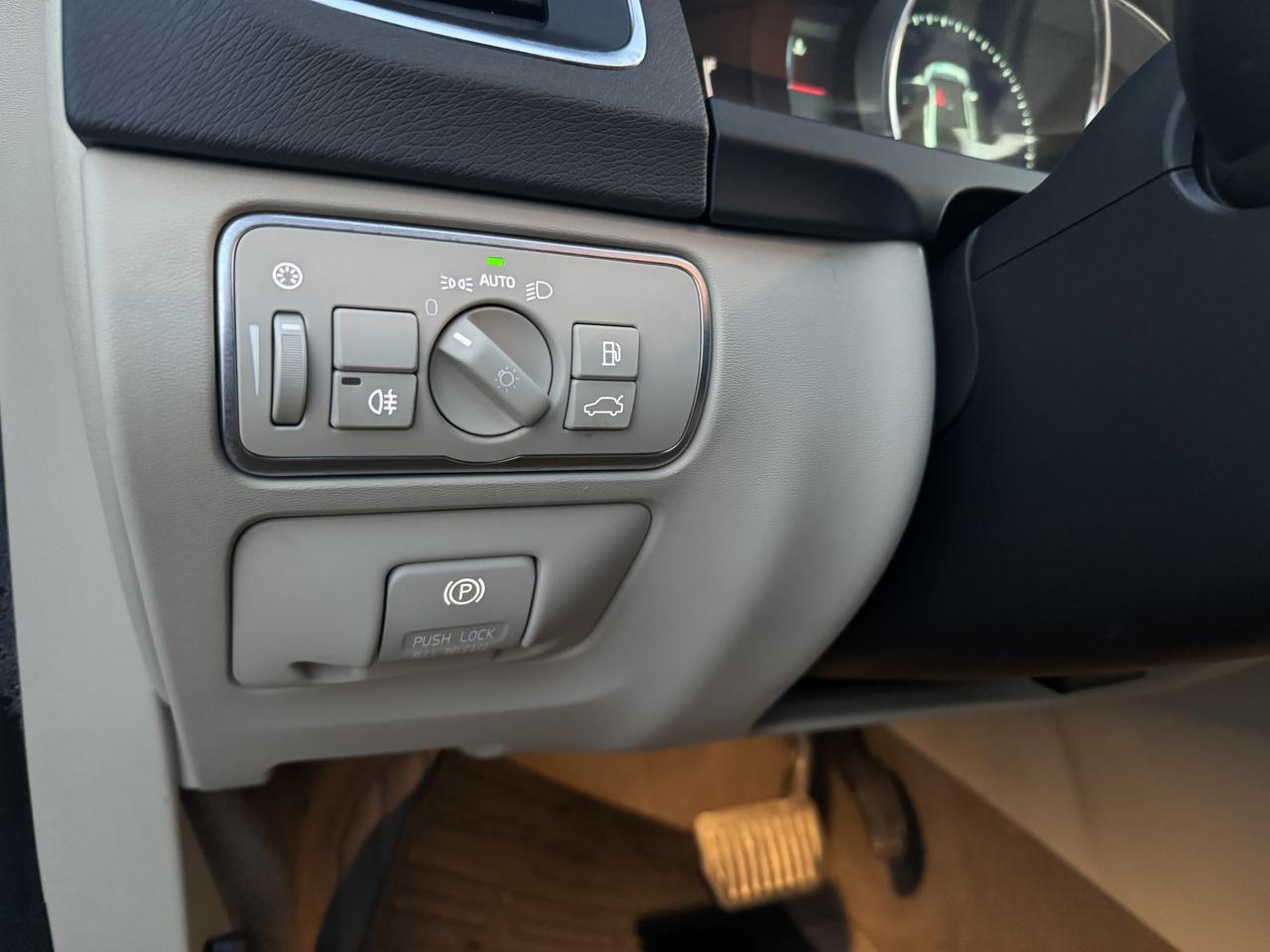 2015 Volvo S60 T5 Premier Plus Photo