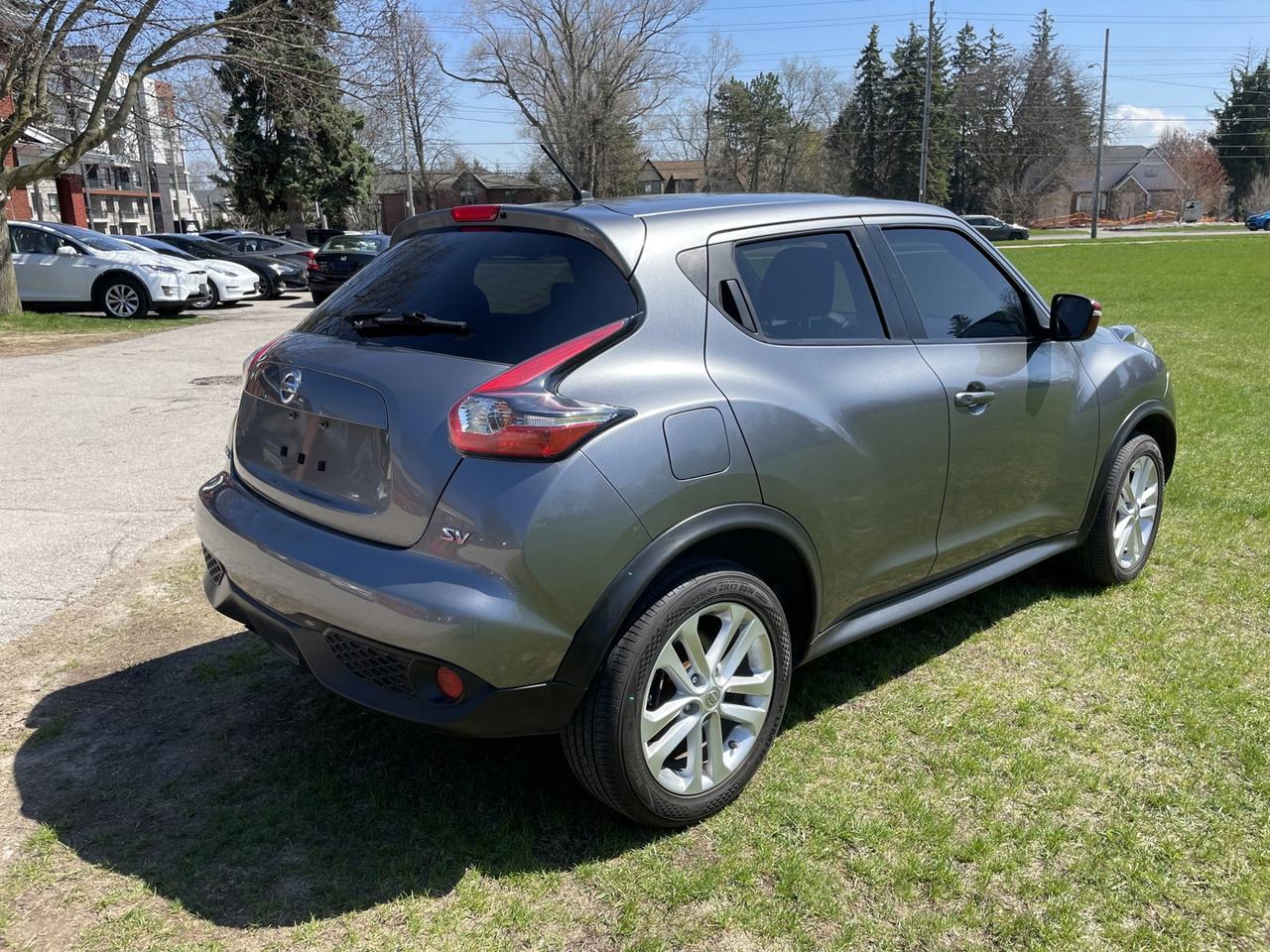 2016 Nissan Juke SV Photo4