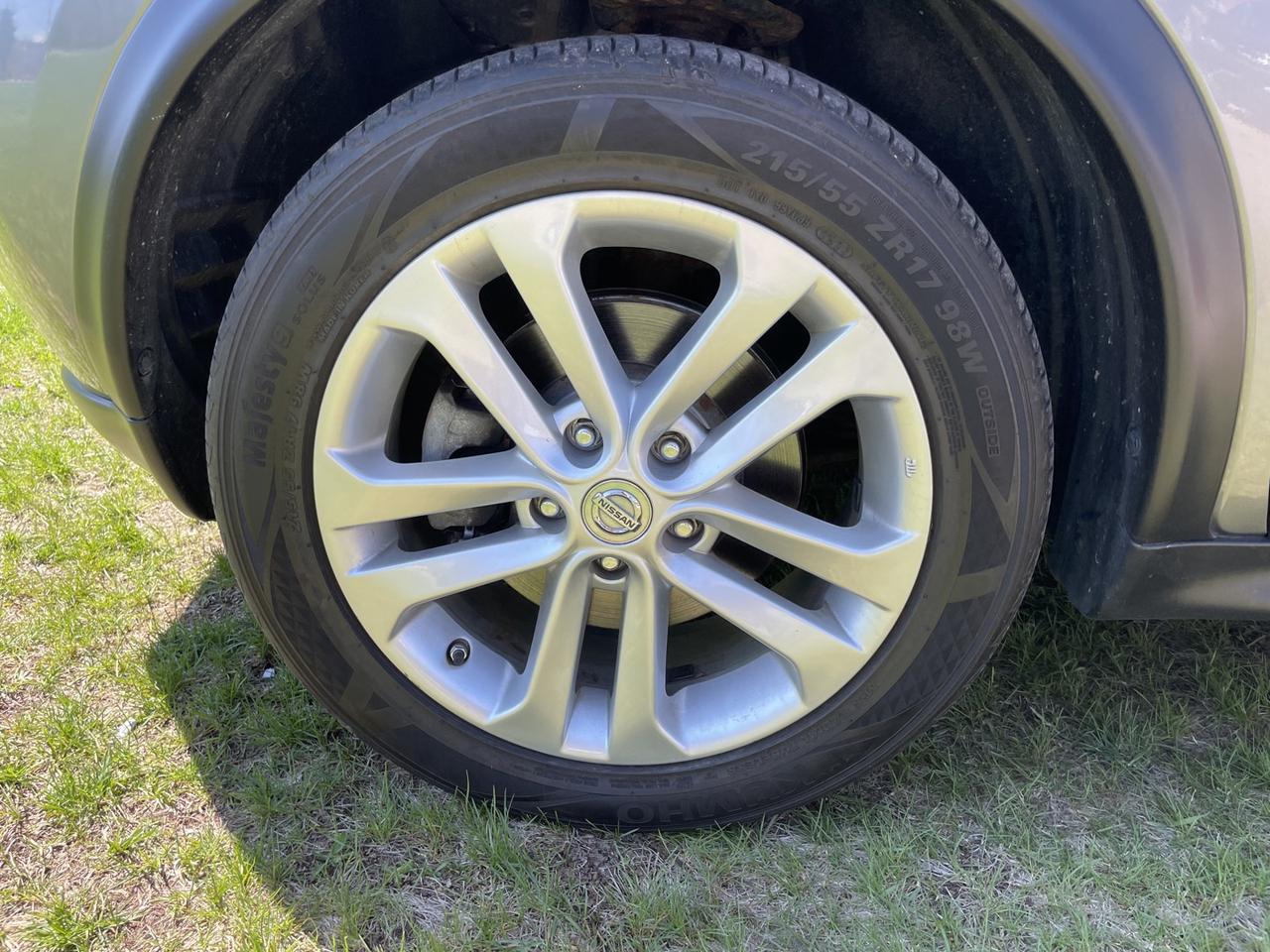 2016 Nissan Juke SV Photo