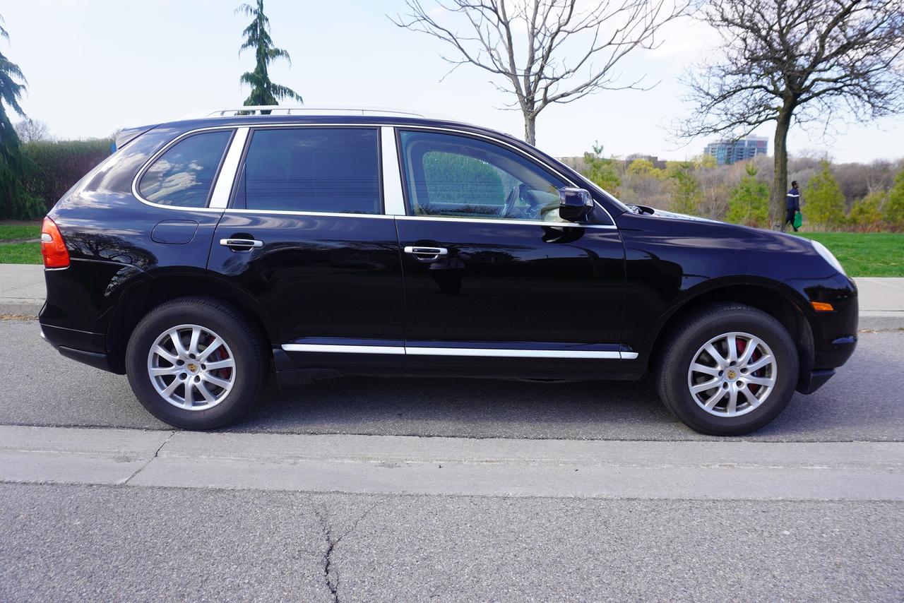 2008 Porsche Cayenne RARE / 6 SPEED MANUAL / NO ACCIDENTS / LOCAL TRUCK Photo4