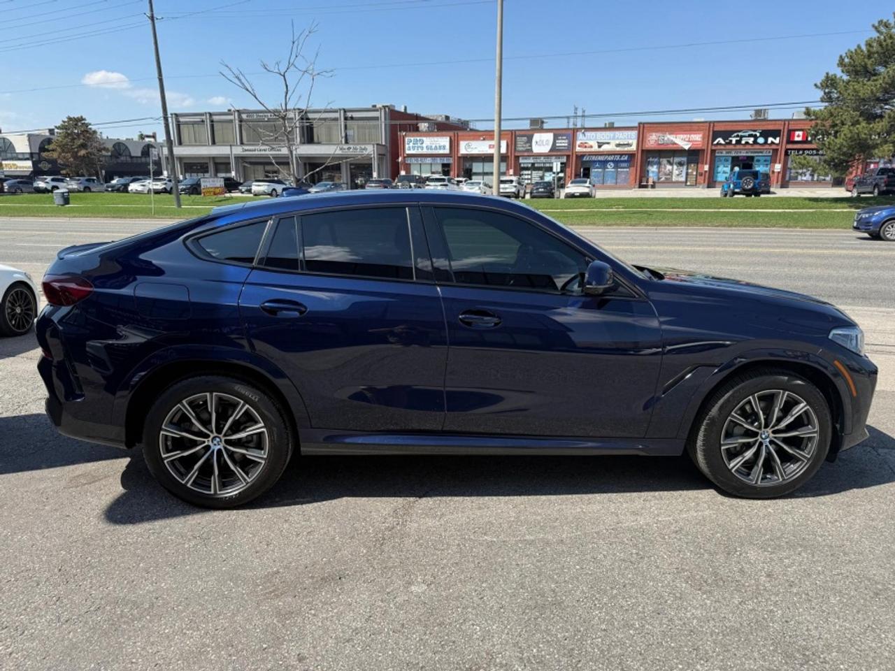 2021 BMW X6 XDRIVE40I/ M SPORT/ PREMIUM PKG/ HUD/ CRYSTAL/ CAR Photo