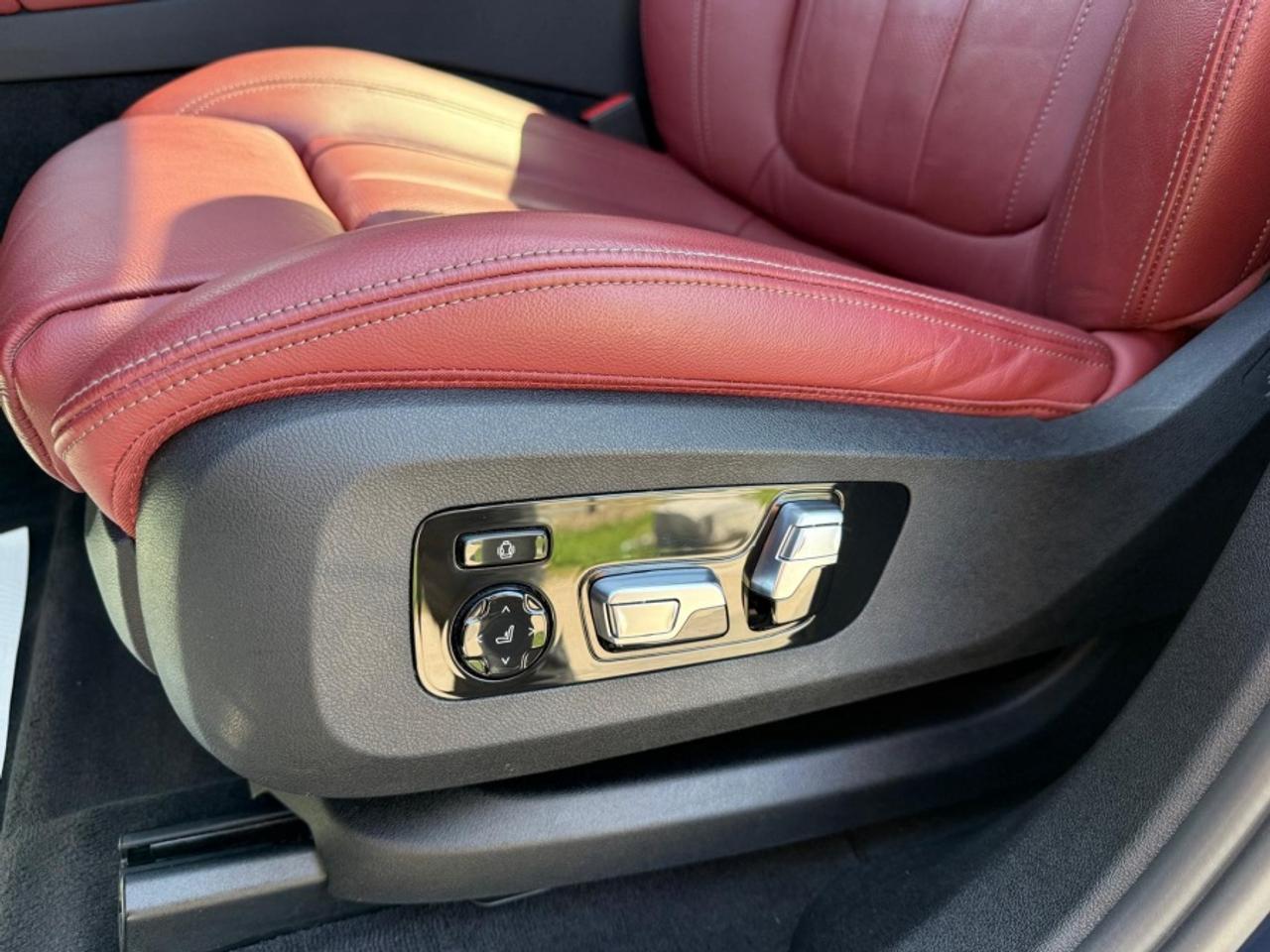 2021 BMW X6 XDRIVE40I/ M SPORT/ PREMIUM PKG/ HUD/ CRYSTAL/ CAR - Photo #25