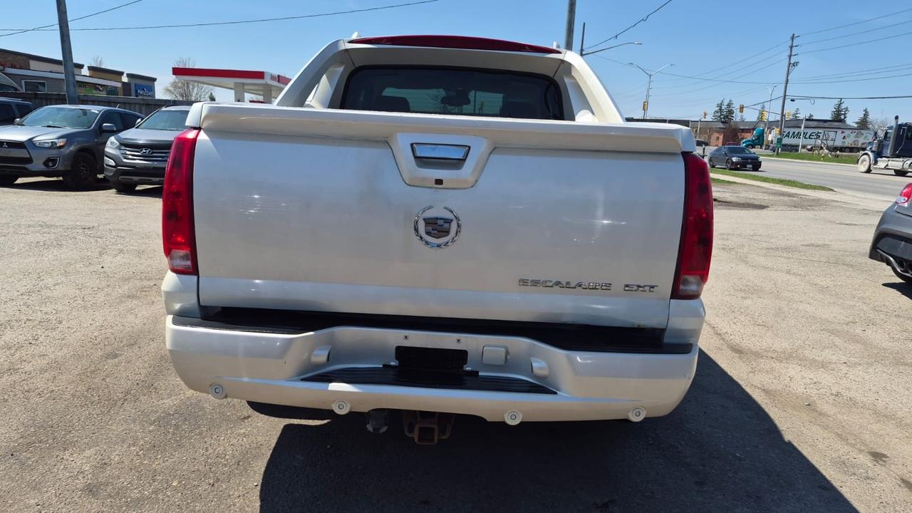 2007 Cadillac Escalade EXT RUNS WELL, TRADE IN, 4X4, FULLY LOADED, AS IS Photo3