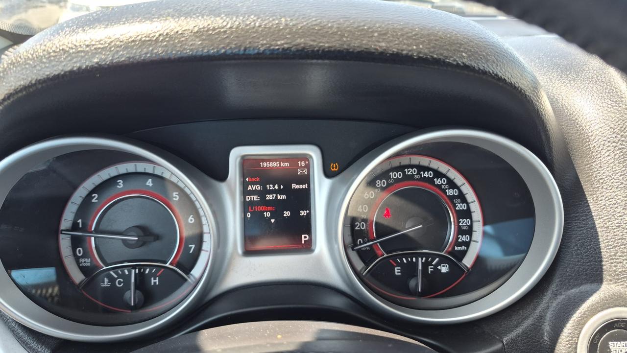 2015 Dodge Journey SE PLUS, 7 PASSENGER, 4 CYL, 195KMS, CERTIFIED Photo