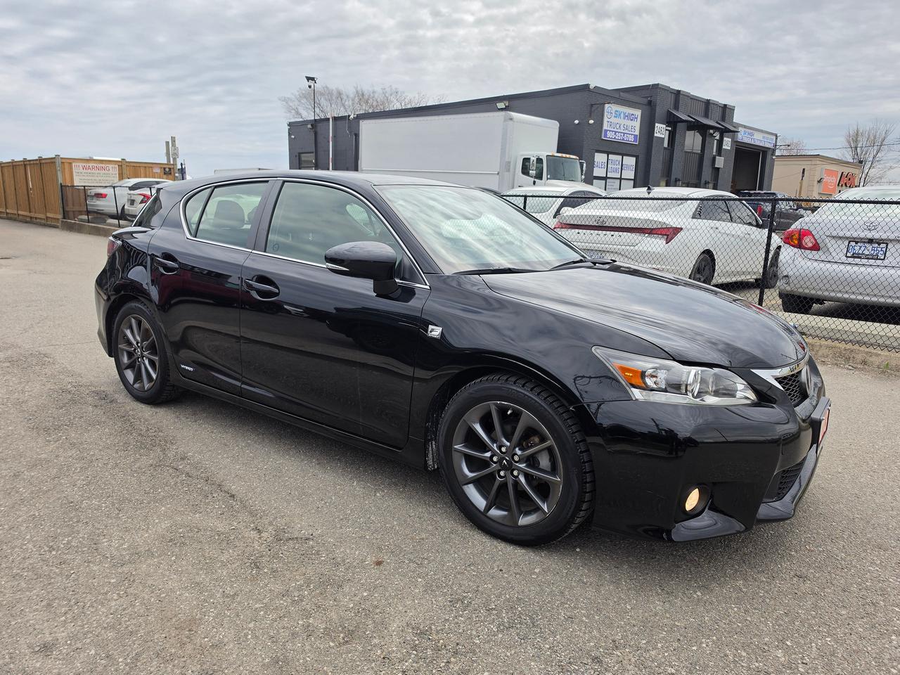 2013 Lexus CT 200h F Sport Hybrid Photo2
