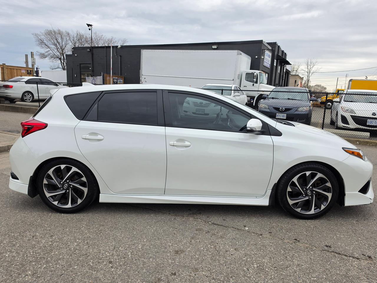 2016 Scion iM iM | 6 SPEED MANUAL Photo3