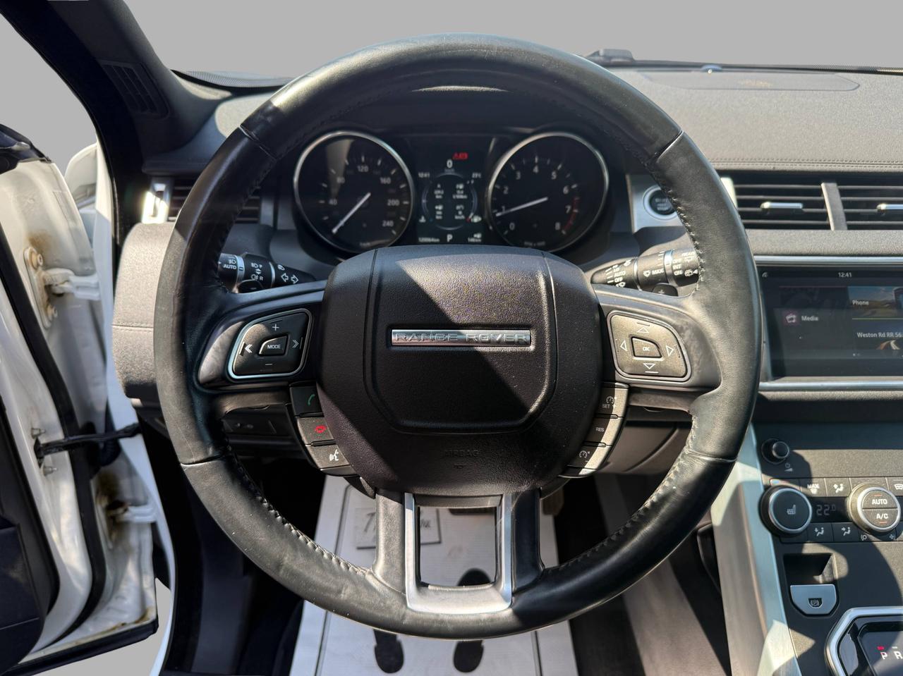 2017 Land Rover Evoque SE Photo