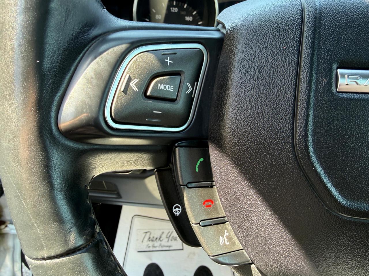 2017 Land Rover Evoque SE Photo