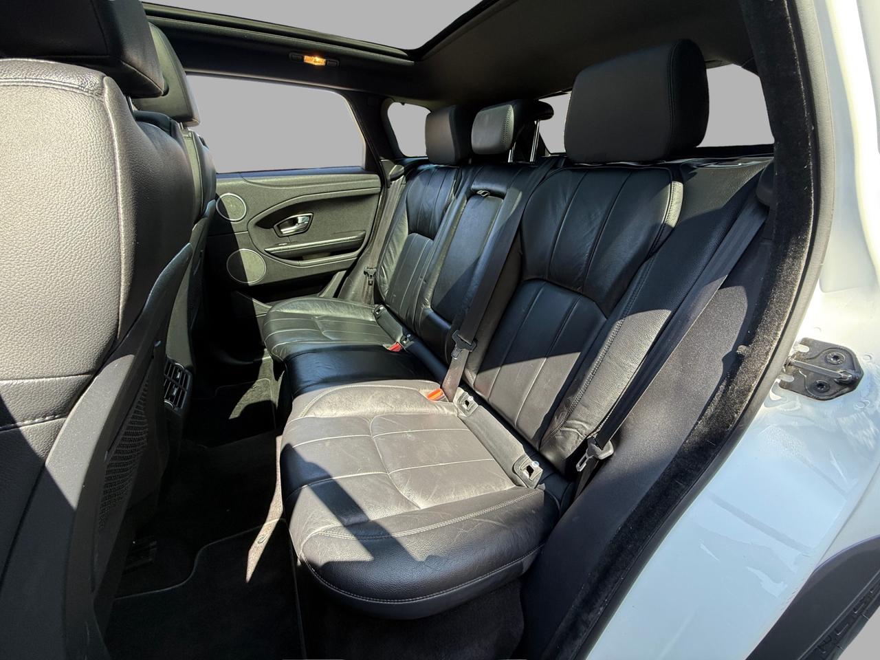 2017 Land Rover Evoque SE Photo