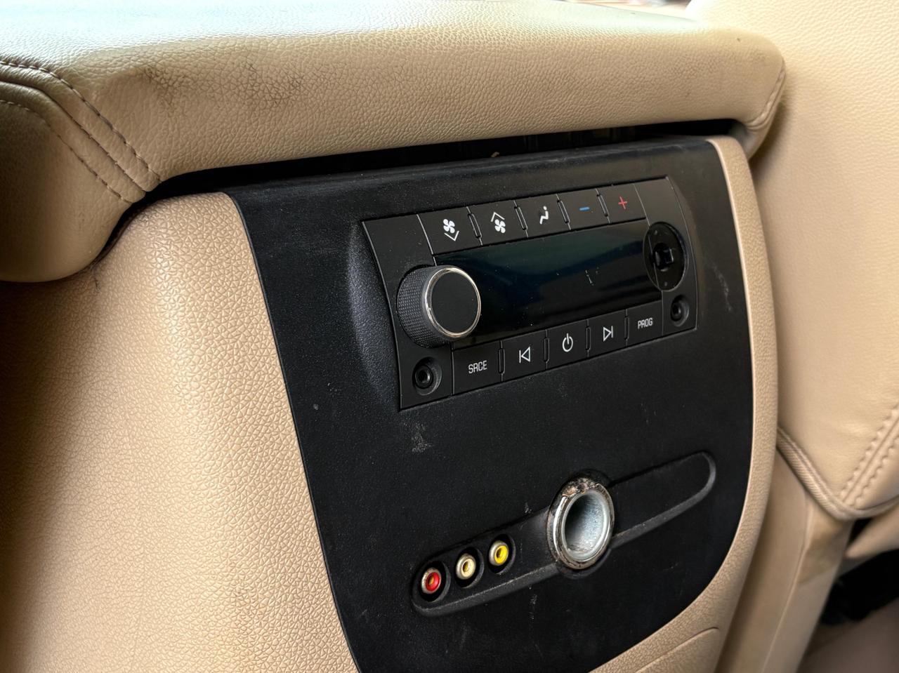 2007 Chevrolet Suburban 4WD 4dr 1500 LS1 Photo