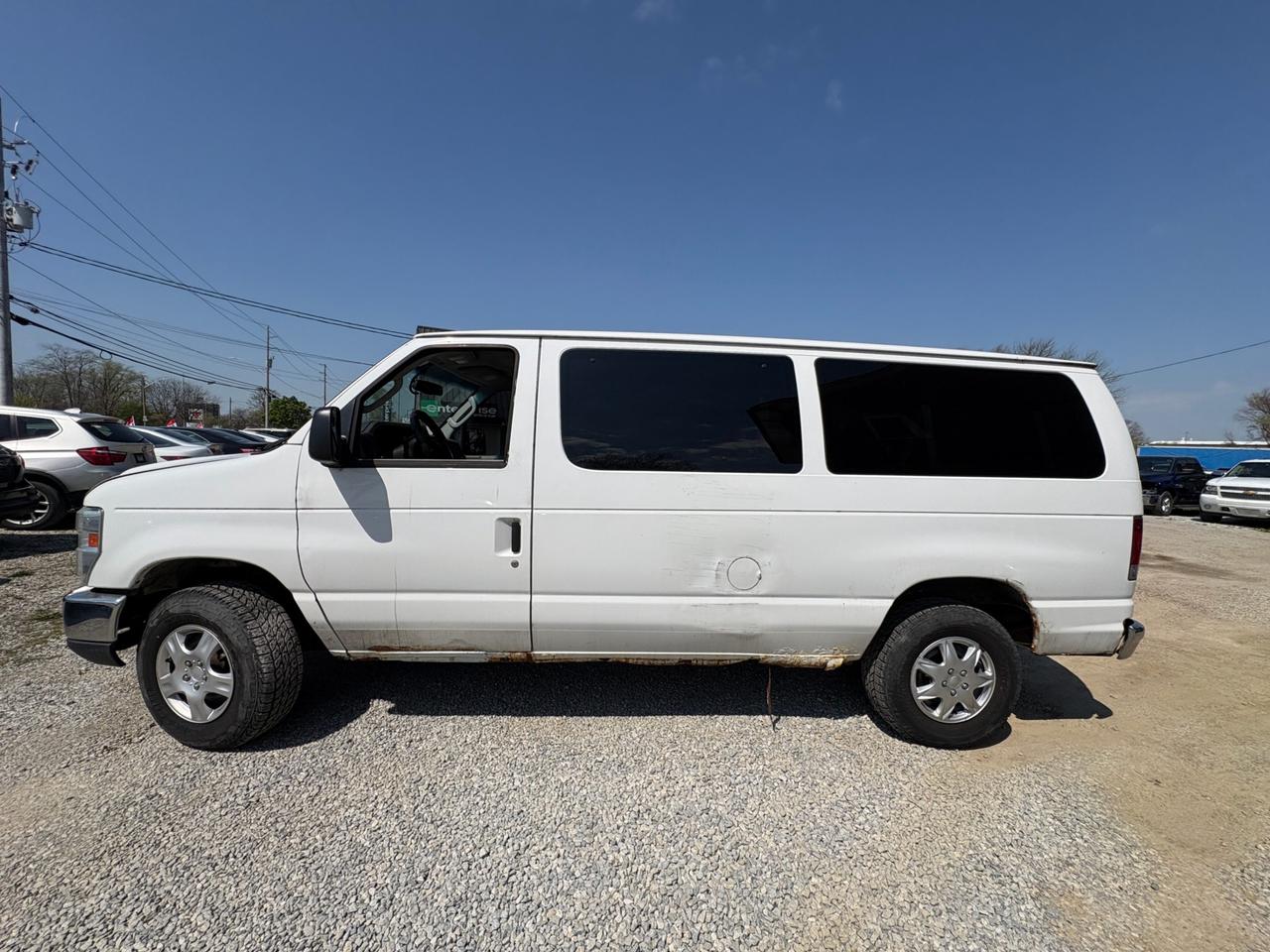 2012 Ford Econoline E-350 Super Duty XL Photo3