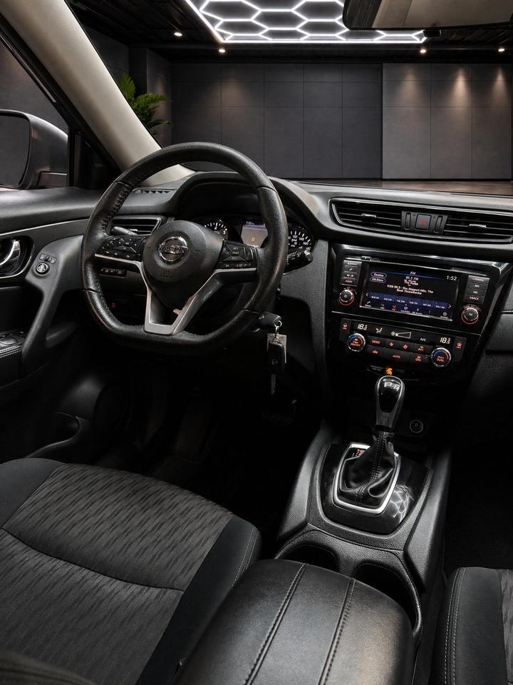 2020 Nissan Rogue AWD S Special Edition Photo