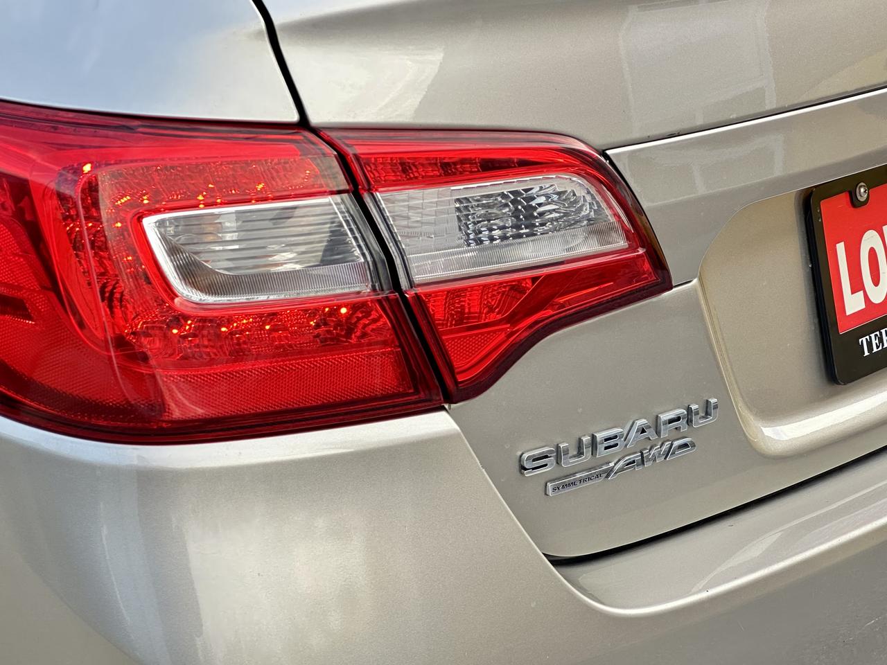 2015 Subaru Legacy  Photo2