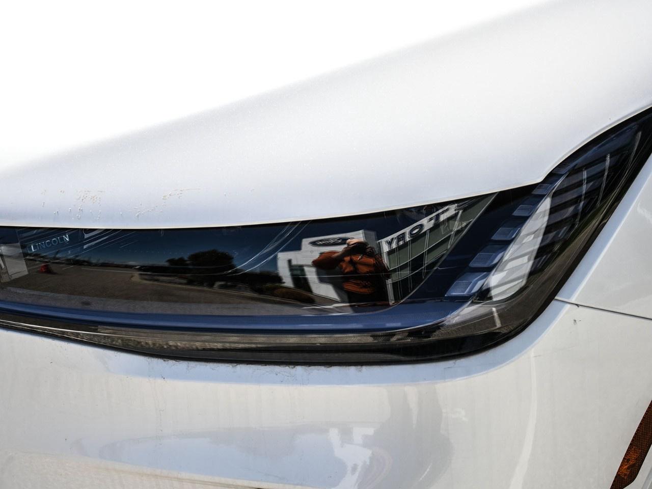 2026 Lincoln Nautilus Reserve AWD Photo3