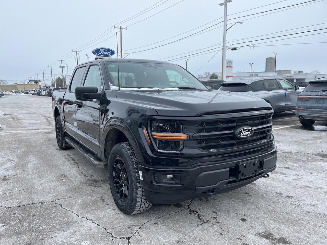 2026 Ford F-150 XLT 4WD SuperCrew 5.5' Box Photo4