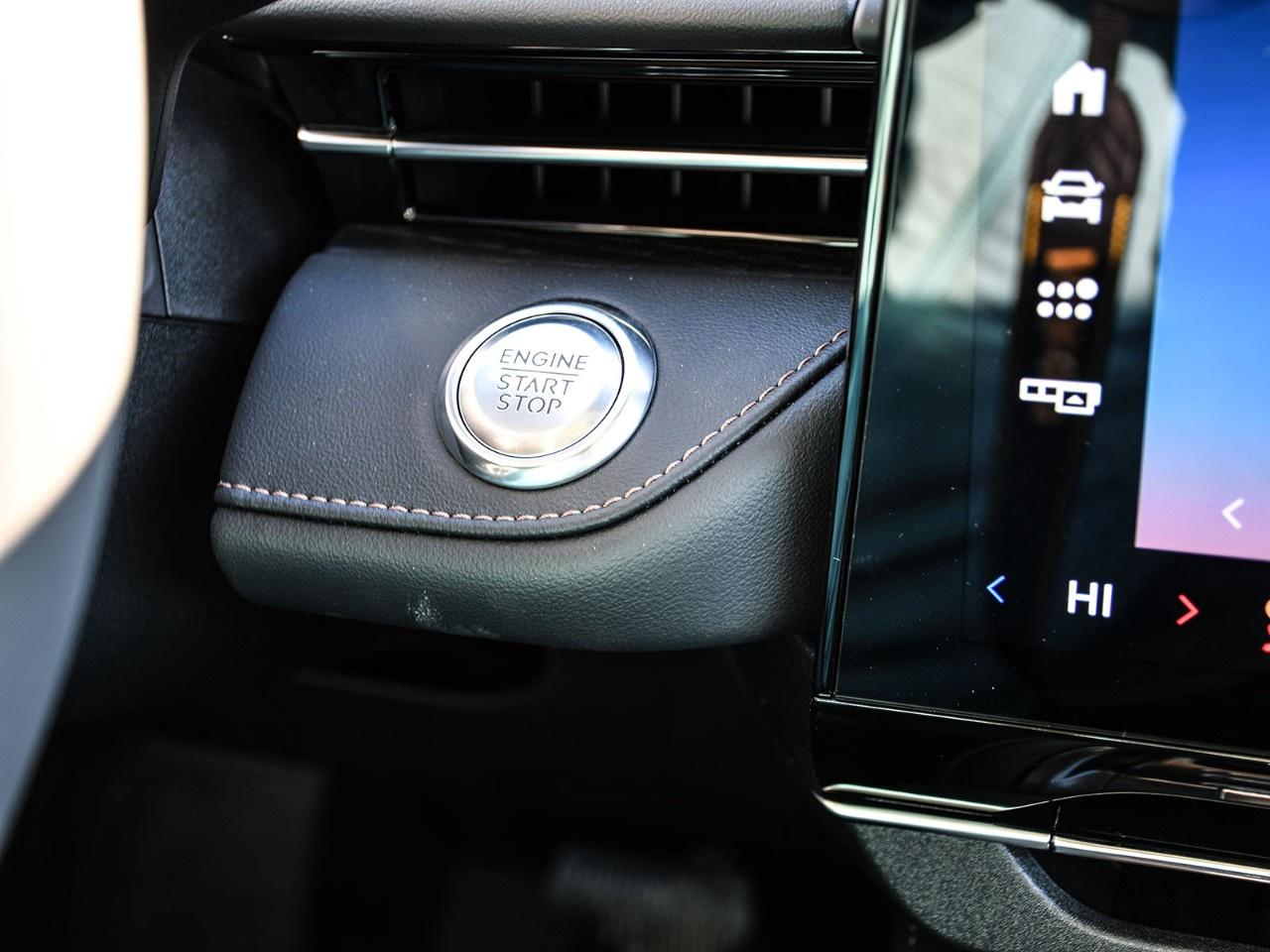 2026 Lincoln Nautilus Reserve AWD Photo