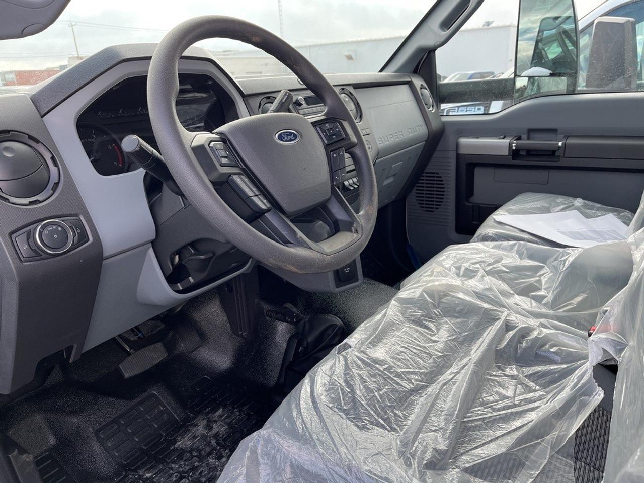 2026 Ford Super Duty F-650 Straight Frame Photo