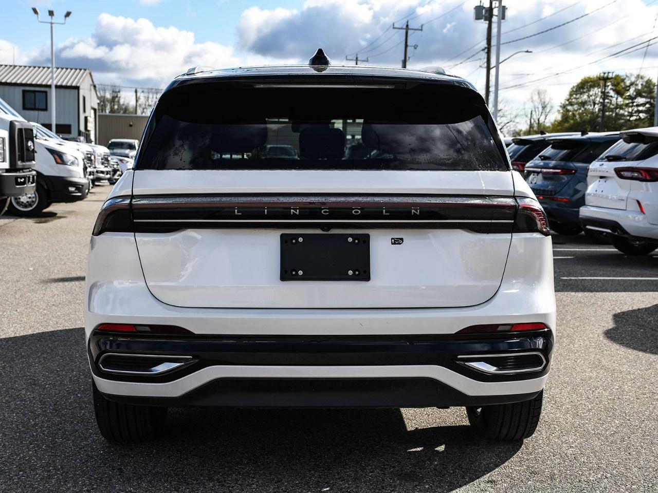 2026 Lincoln Nautilus Reserve AWD Photo4