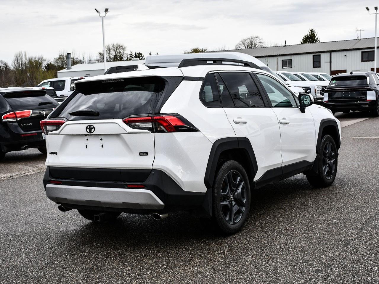 2025 Toyota RAV4 TRAIL AWD Photo4