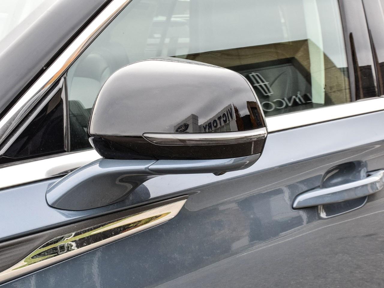 2026 Lincoln Aviator Premiere AWD Photo4