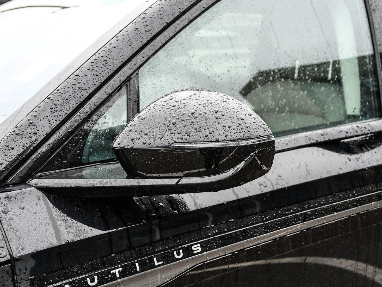 2026 Lincoln Nautilus Reserve AWD Photo4