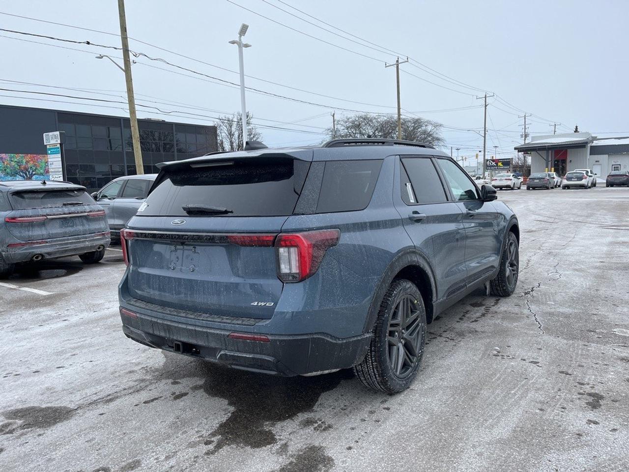 2026 Ford Explorer ST-Line 4WD Photo3