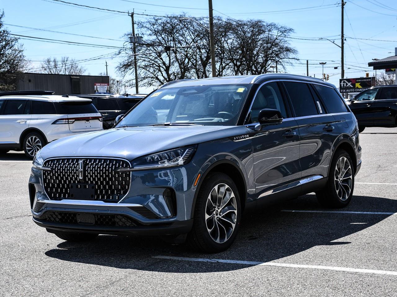 2026 Lincoln Aviator Reserve AWD Photo2