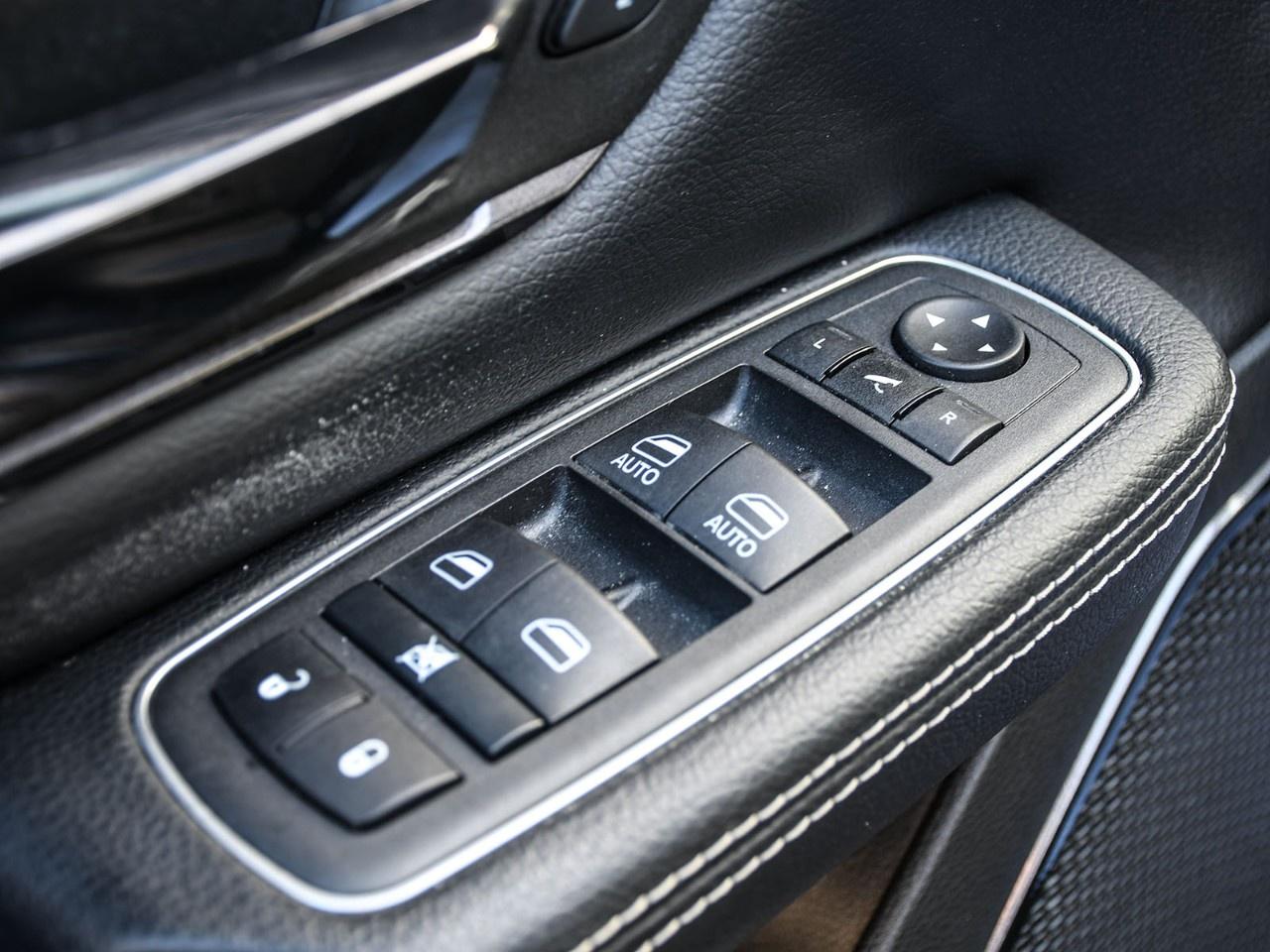 2022 RAM 1500 Rebel 4x4 Crew Cab 5'7" Box Photo