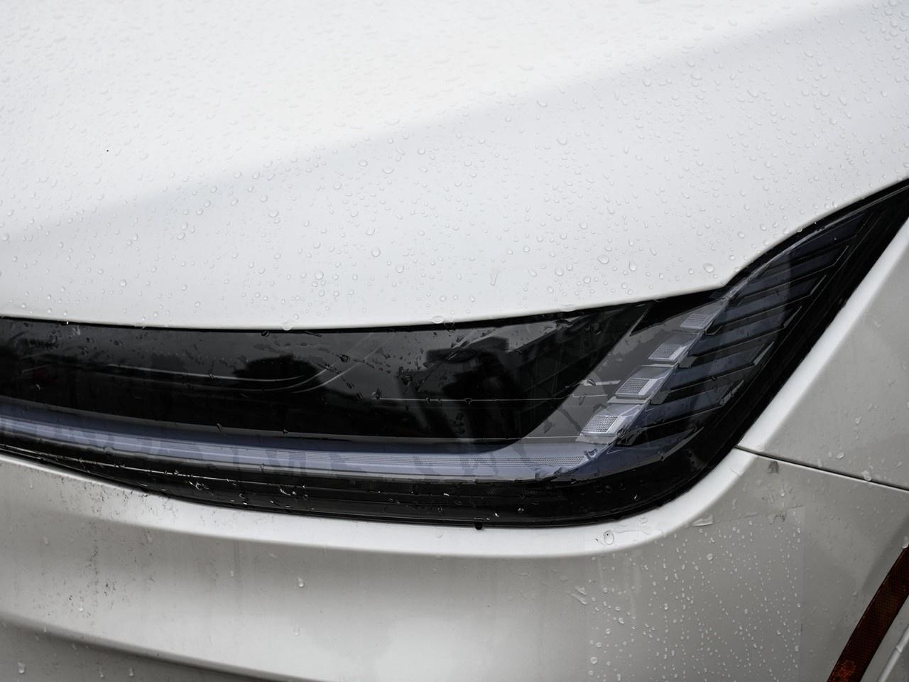 2026 Lincoln Nautilus Reserve AWD Photo3
