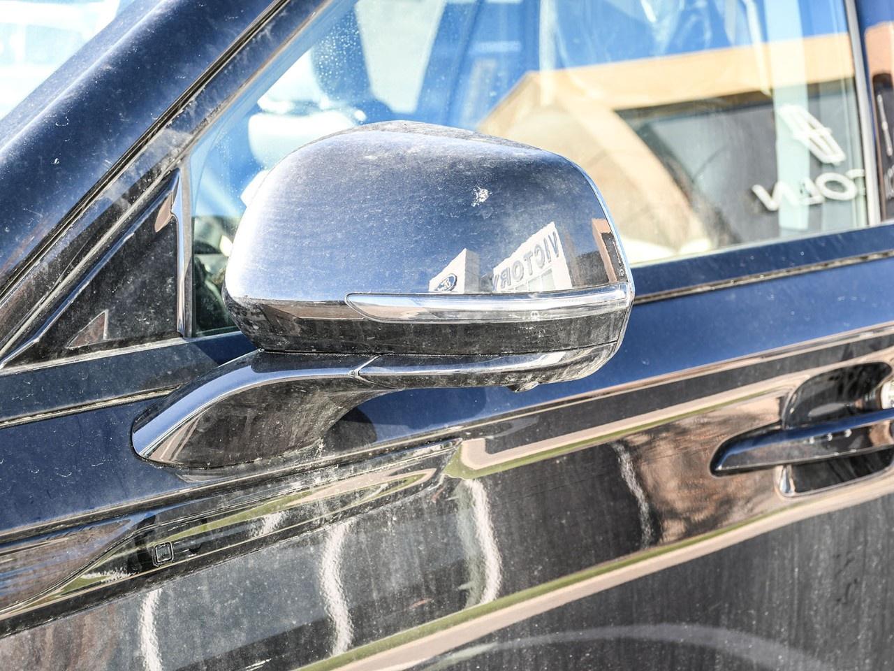 2026 Lincoln Aviator Premiere AWD Photo4