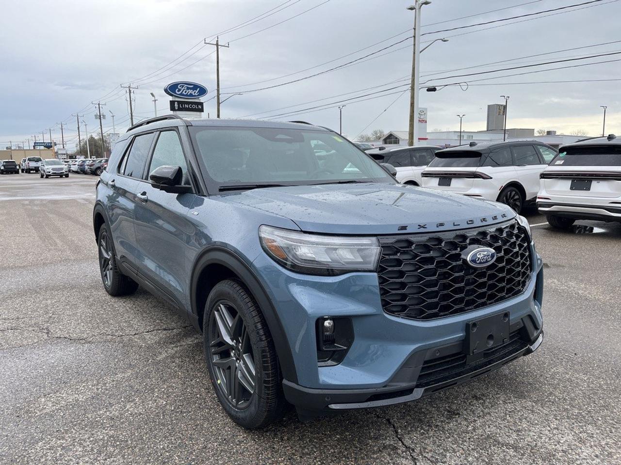 2026 Ford Explorer ST-Line 4WD Photo
