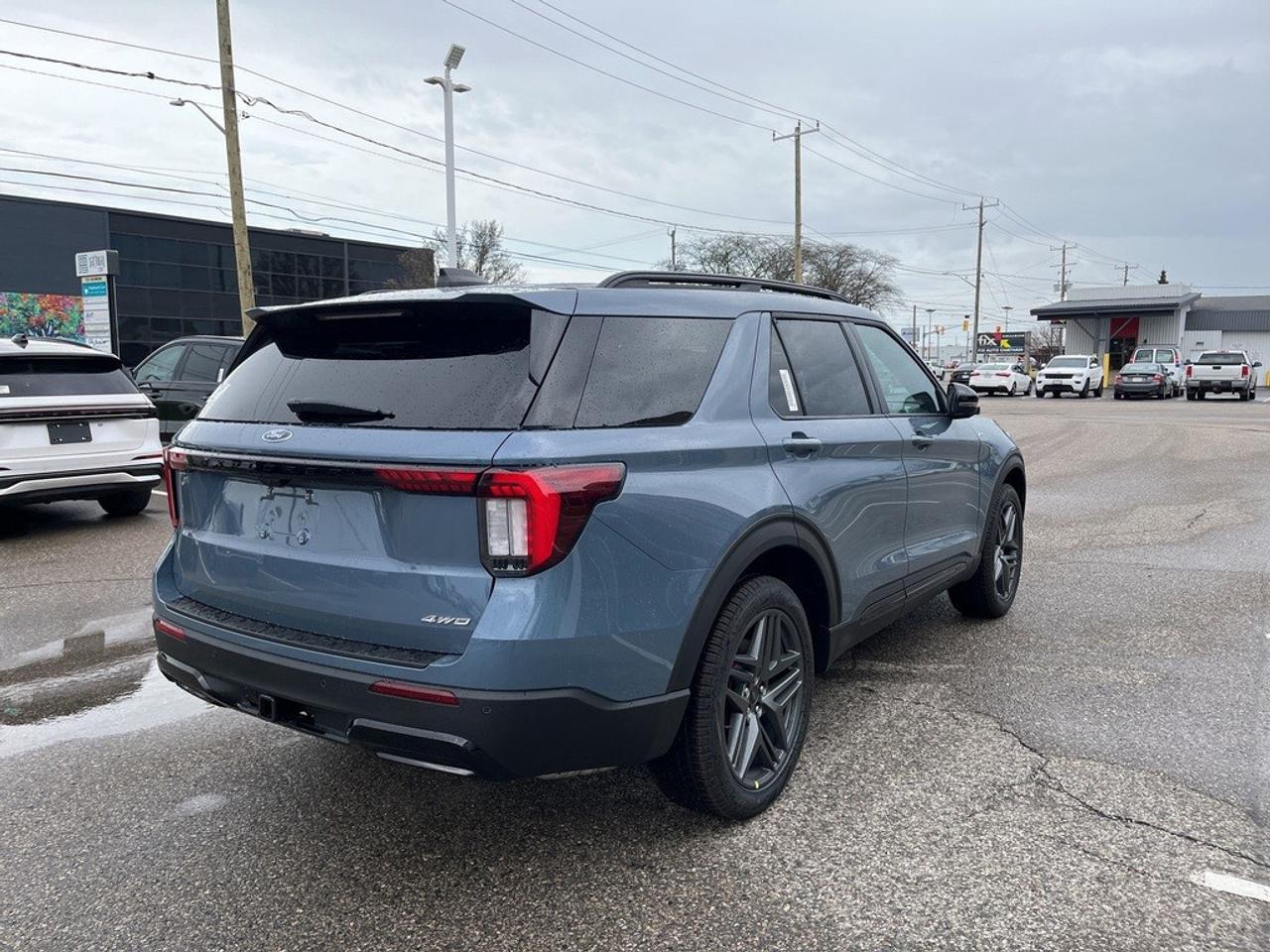 2026 Ford Explorer ST-Line 4WD Photo