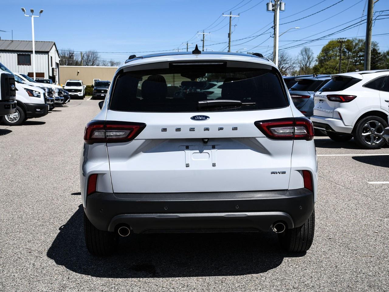 2025 Ford Escape ST-Line AWD Photo4