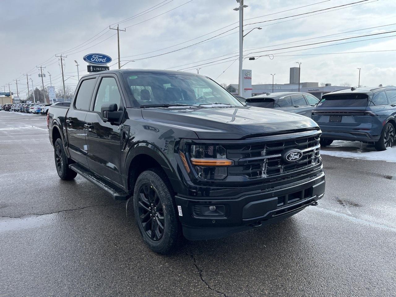 2026 Ford F-150 XLT 4WD SuperCrew 5.5' Box Photo4