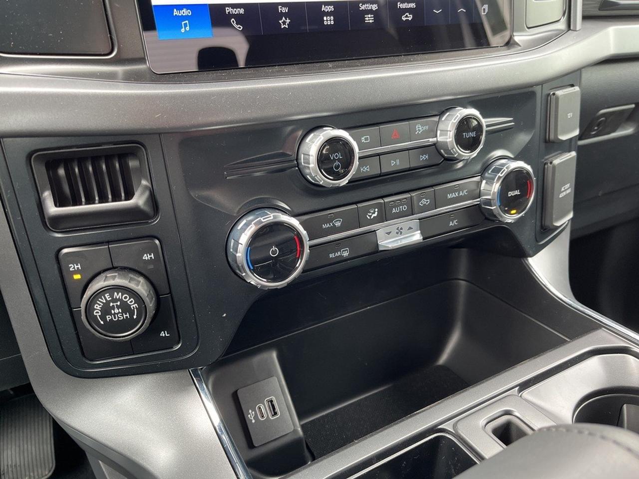 2026 Ford F-150 XLT 4WD SuperCrew 5.5' Box Photo