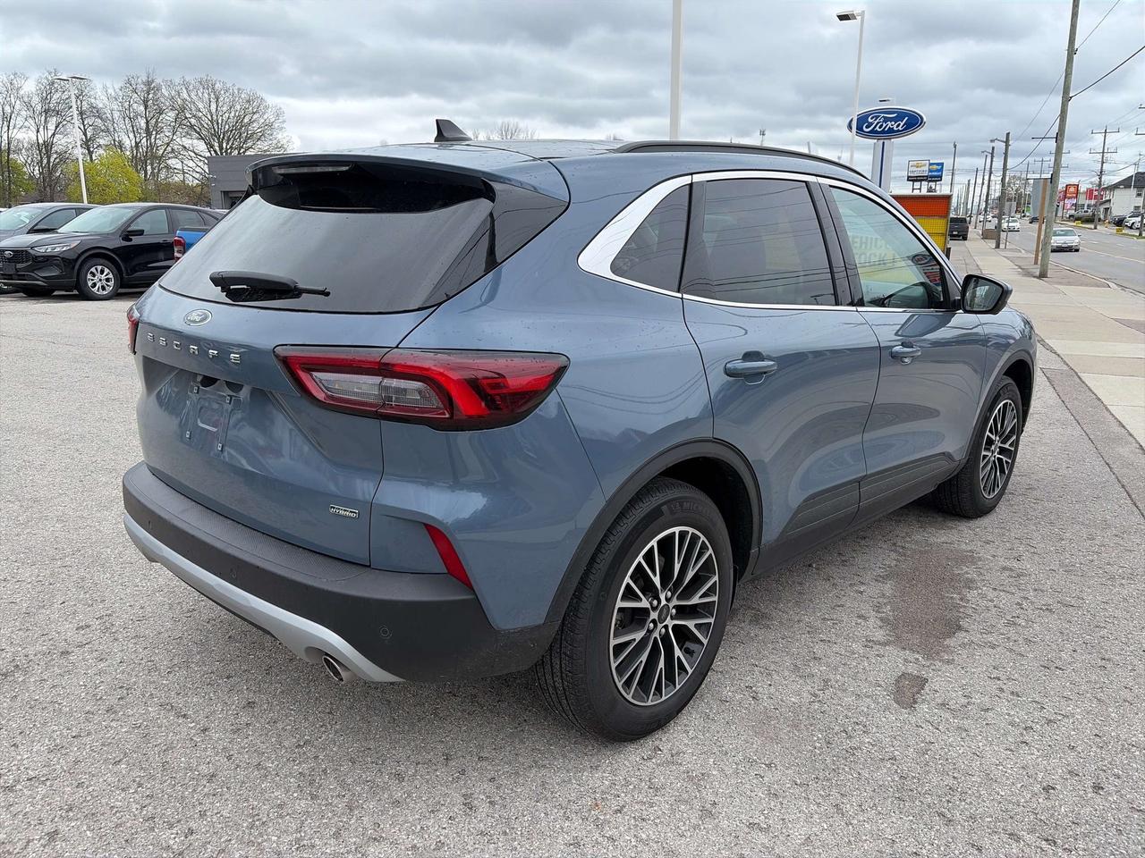 2025 Ford Escape PHEV FWD Photo4
