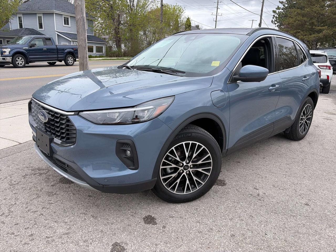 2025 Ford Escape PHEV FWD Photo0