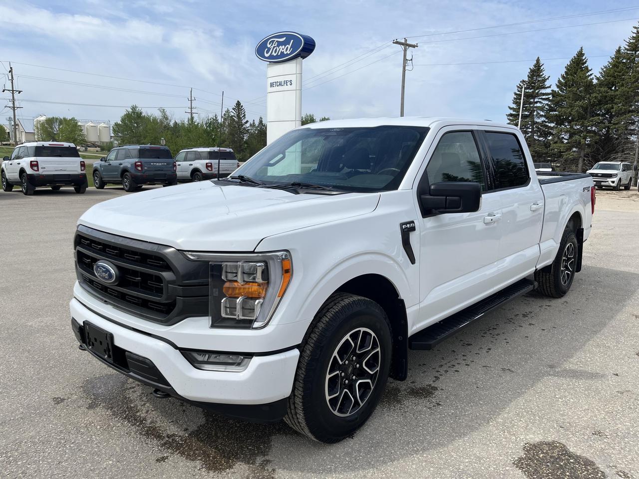 2022 Ford F-150 XLT 4WD SuperCrew 6.5' Box Photo2