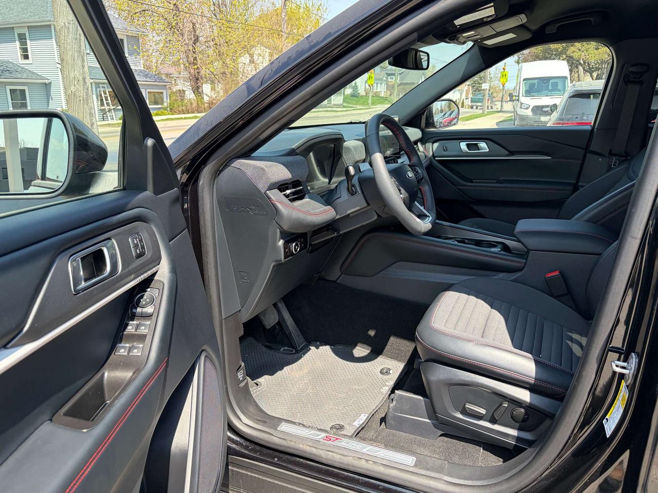 2026 Ford Explorer ST-Line 4WD Photo