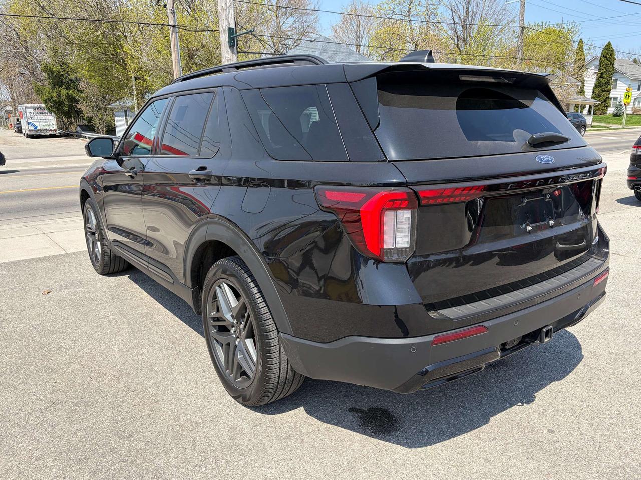 2026 Ford Explorer ST-Line 4WD Photo