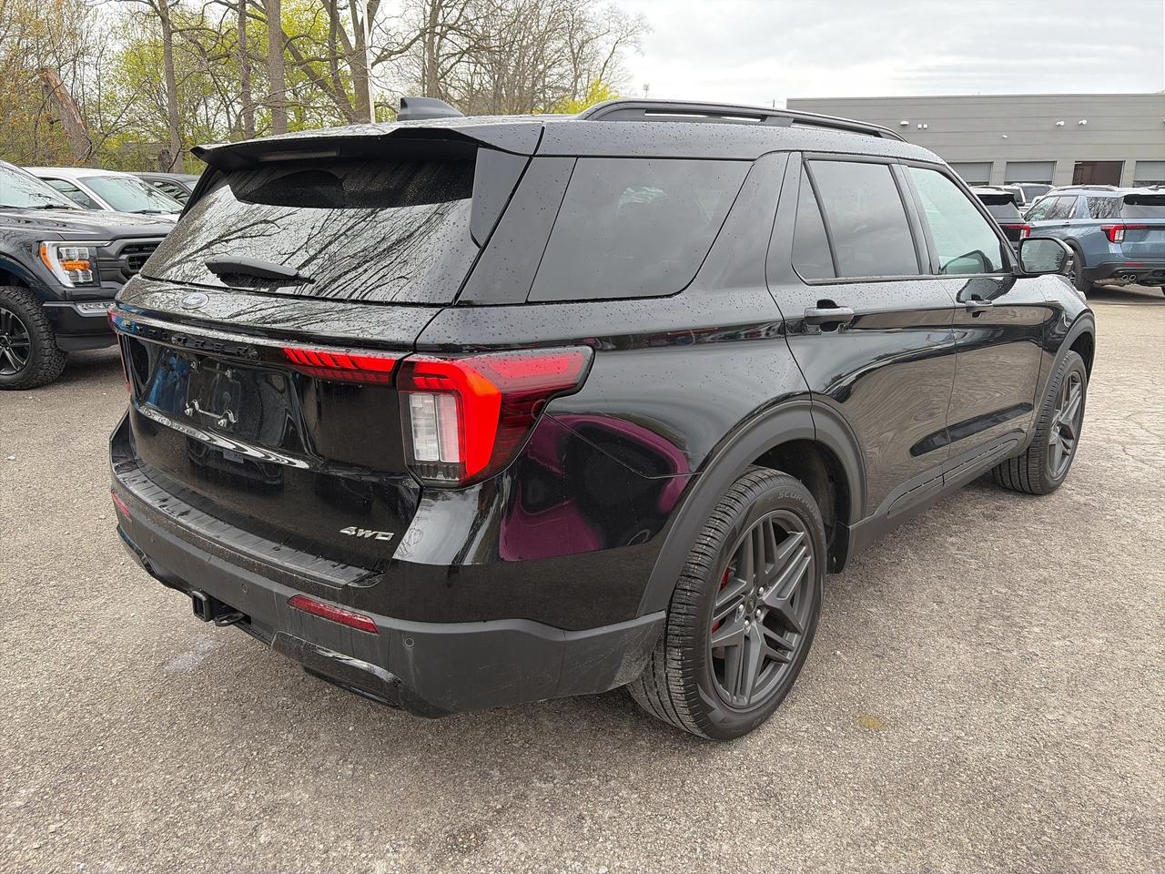 2026 Ford Explorer ST-Line 4WD Photo4